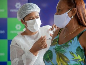 Maceió vacina grávidas, puérperas e aplica segunda dose nesta terça (13)