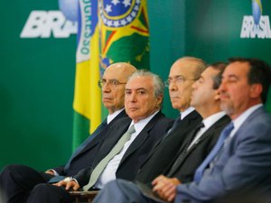 Se houver troca de governo, 5 ministros perdem foro privilegiado