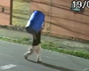 [Vídeo] Homem é flagrado furtando tonel de água durante a madrugada no bairro Farol