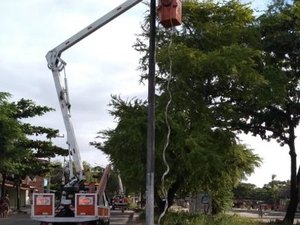 Iluminação: Sima realiza manutenção na orla lagunar de Maceió