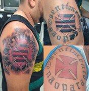Ex-vascaíno cobre tatuagem da cruz-de-malta com escudo do Flamengo: 'Feliz'
