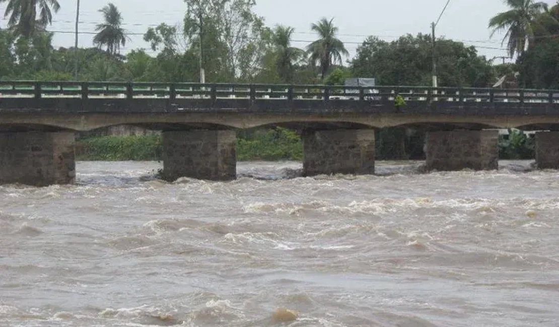 Semarh emite alerta para risco de alagamentos e transbordamentos em cidades de Alagoas