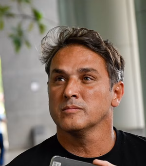 Zucco visita Bolsonaro e diz que ele está com “saúde debilitada”