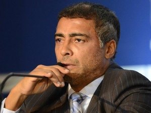 Romário detona contratação de Gilmar: 'É incompetente, vai transformar a CBF em balcão de negócios'