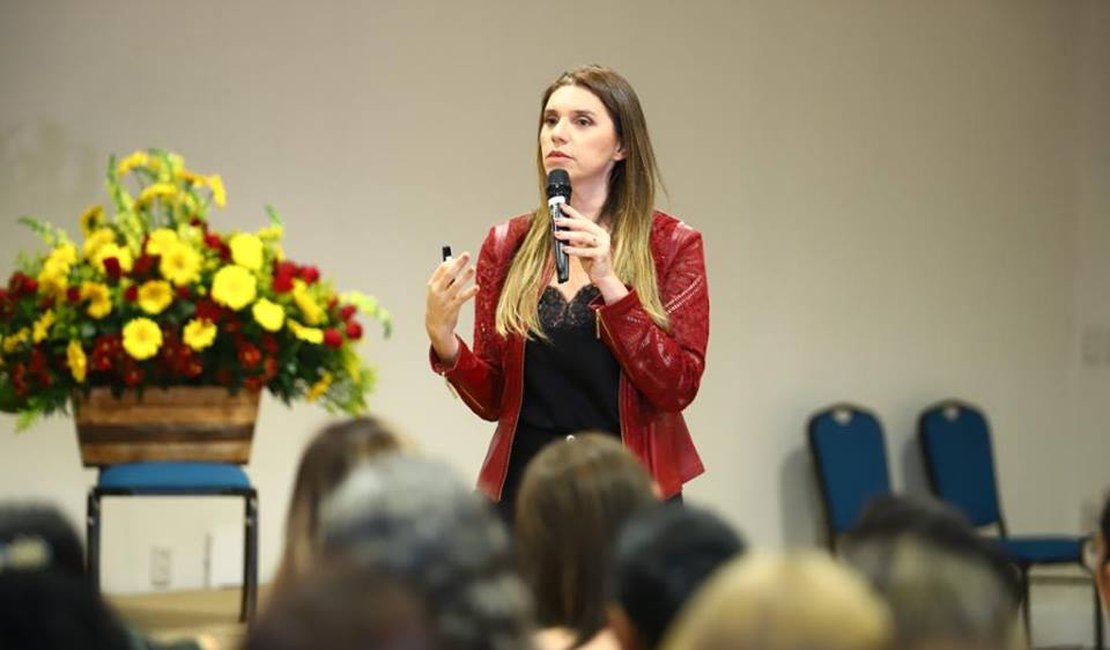 A Força da Mulher: Jó Pereira participa de grande encontro com Alagoanas em Maceió