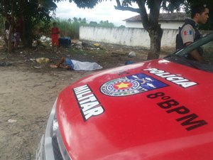 Acusado de envolvimento com o tráfico, homem é executado em parada de ônibus