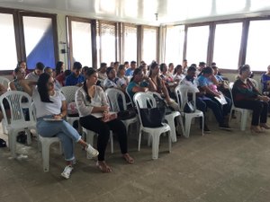 Enfermeiros, agentes comunitários e diretores das UBSs participam de curso de atualização em imunização