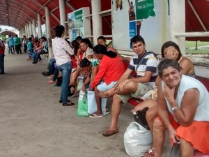 População sofre com falta de ônibus em Arapiraca