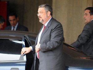 Palocci presta depoimento ao MPF sobre desvios em fundos de pensão