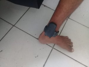 Homem com tornozeleira eletrônica comete assassinato e é preso horas depois