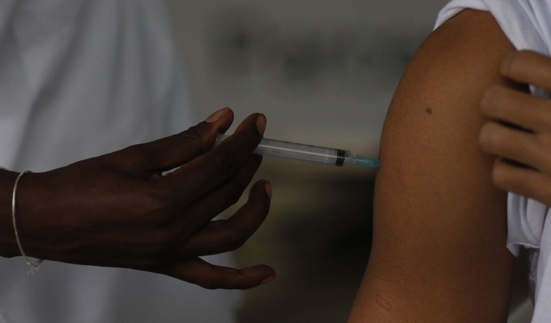 STF dá cinco dias para governo explicar exigência de prescrição para vacina infantil