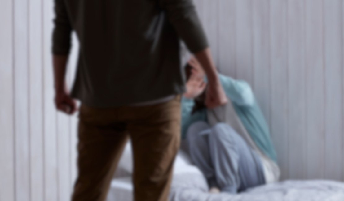 Adolescente de 14 anos filma abusos e denuncia marido da própria tia, em Maceió