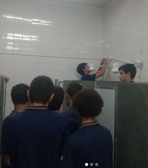 Alunos do Ensino Médio viralizam ao ter aula de troca de chuveiro