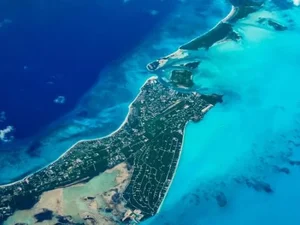 Restos de 20 corpos são encontrados em barco nas ilhas Turks e Caicos