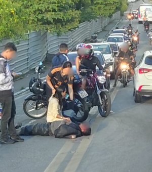 Óleo na pista provoca acidente e motociclista fica ferido no Bebedouro