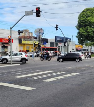 Equipamentos instalados em semáforos estão multando? Veja o que diz o DMTT