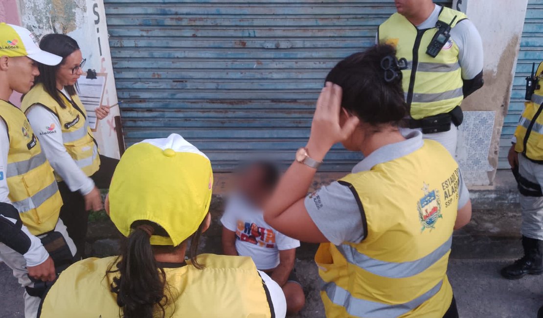 Homem é resgatado por equipe no Centro de Maceió