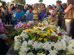 Professor José Carlos é sepultado na tarde desta segunda-feira 18, em Arapiraca