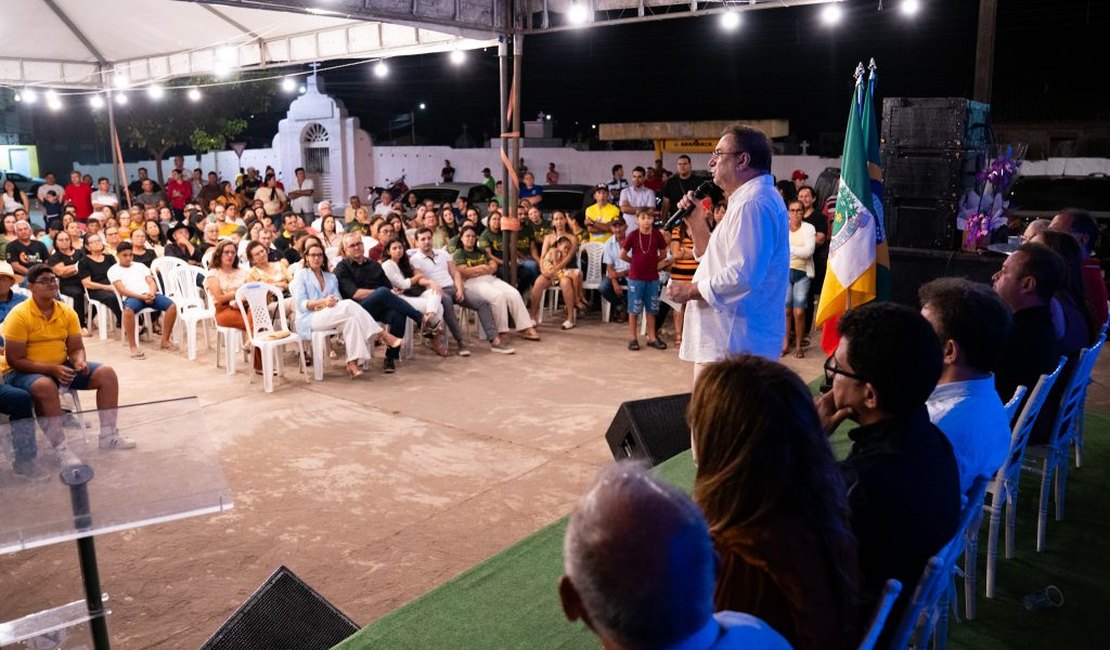 Prefeito Luciano Barbosa entrega três equipamentos na Vila Bananeiras
