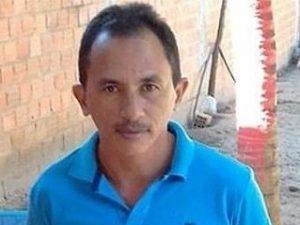 Cachê do cantor de “Caneta Azul” chega aos R$ 20 mil