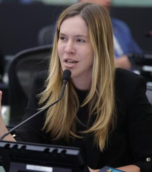 Cibele Moura anuncia que fim dos fogos com estampido em Alagoas será a partir de 2026