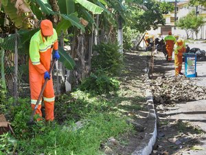 Prefeitura de Maceió leva mutirão de limpeza ao Pinheiro e Mutange