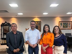 Mayara Cavalcante recebe apoio do governador para disputa em Jacuípe