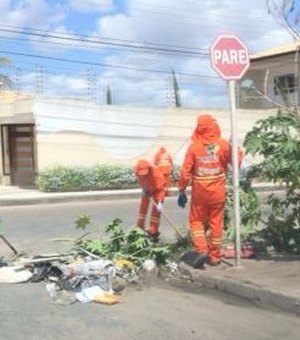 Prefeitura mantém coleta regular do lixo e conta com apoio da população de Arapiraca