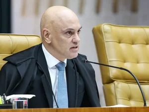 Moraes dá 10 dias para PF ouvir Flávio em caso de calúnia contra Lula