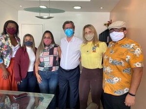 FMAC e Semed fecham parceria para ações nas escolas da Capital
