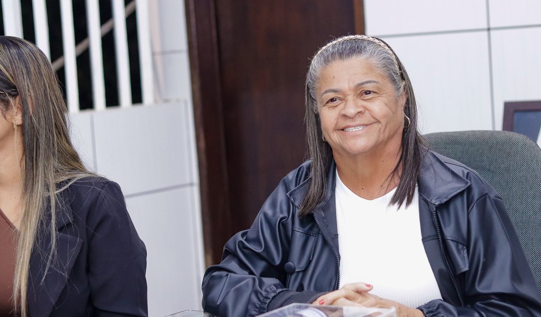 Tia Júlia se reúne com equipe para alinhar preparativos para o Festival de Inverno e as comemorações dos 136 anos de Palmeira