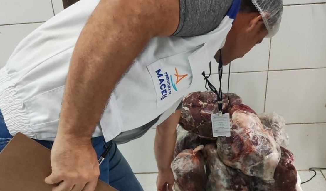 Vigilância Sanitária apreende 80 kg de carnes estragadas em frigorífico