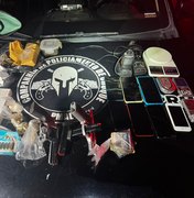 PM prende dupla com armas de fogo e mais de 3kg de drogas no Jacintinho