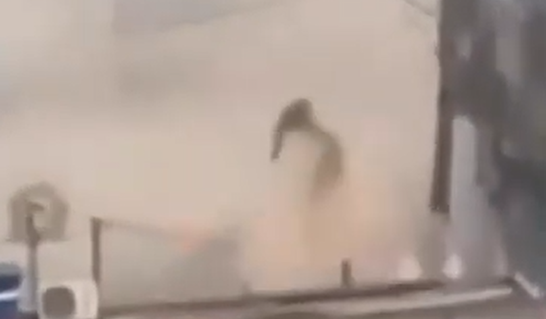 Vídeo mostra bueiros explodindo durante incêndio em São Paulo