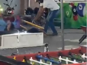 VÍDEO: Jovem é executado com tiros na cabeça em parque de diversão em dois Riachos