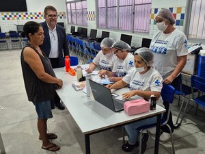 Após procedimentos instaurados, MPAL acompanha evento de distribuição de absorventes e vacinação