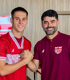 Estrella é apresentado no CT Ninho do Galo e garante estar 100% para defender o CRB