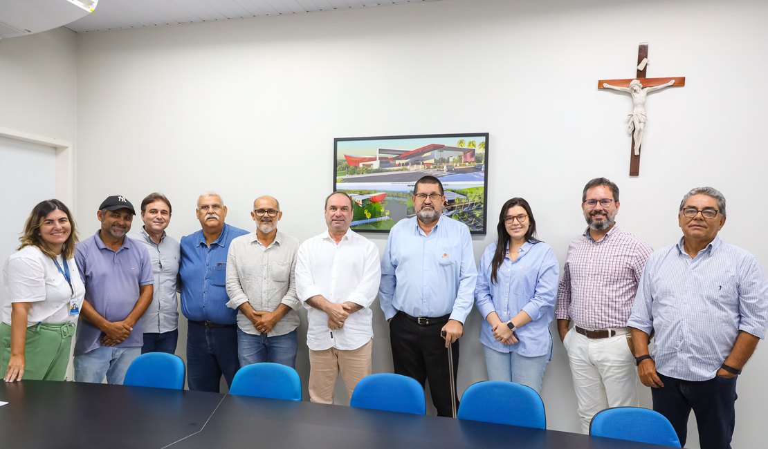 Prefeitura de Arapiraca e Acesa anunciam curral de gado, leilão e cavalgada na festa da padroeira