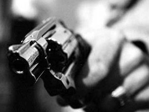 Assalto a residência termina com criminoso baleado no Litoral Norte