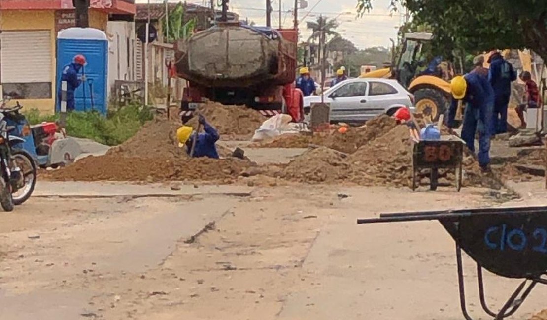 Nova Maceió: prefeitura pavimenta ruas do contorno da Bomba do Gonzaga