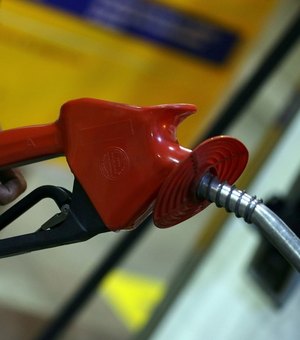 ANP aponta queda no preço da gasolina em Maceió, mas o litro continua acima dos R$7,00