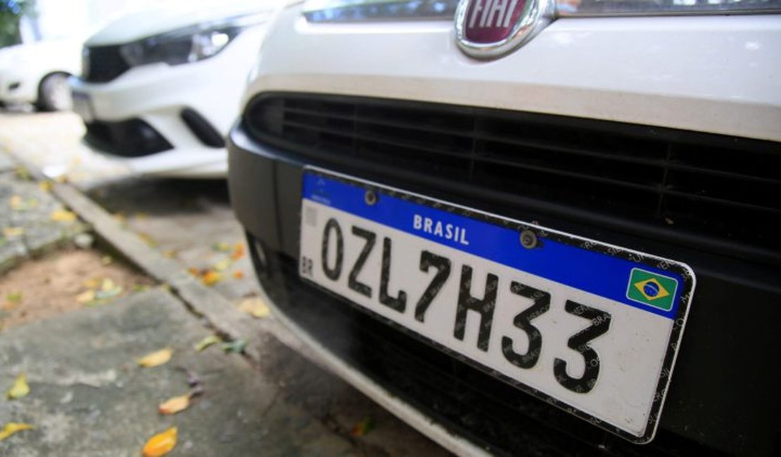Detran de Alagoas passa a oferecer recolocação da placa Mercosul sem taxa