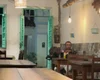 Funcionários de pizzaria cantam parabéns para homem que comemorava aniversário sozinho em AL