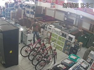 [Vídeo] Casal furta bocas de fogão em loja de eletrodomésticos em Arapiraca