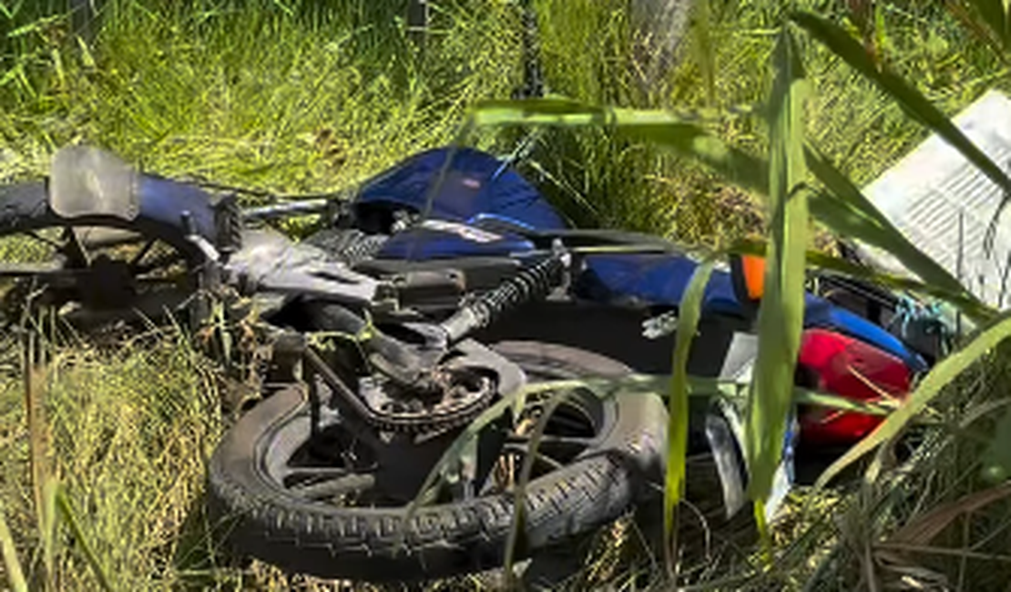 Homem morre após perder controle de moto e bater em poste na AL-101 Norte