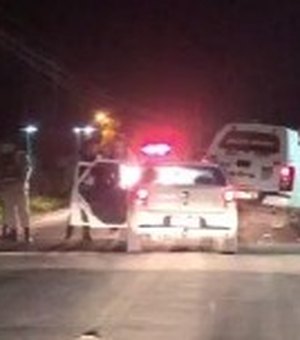 Motorista colide com carro da polícia militar em Maragogi