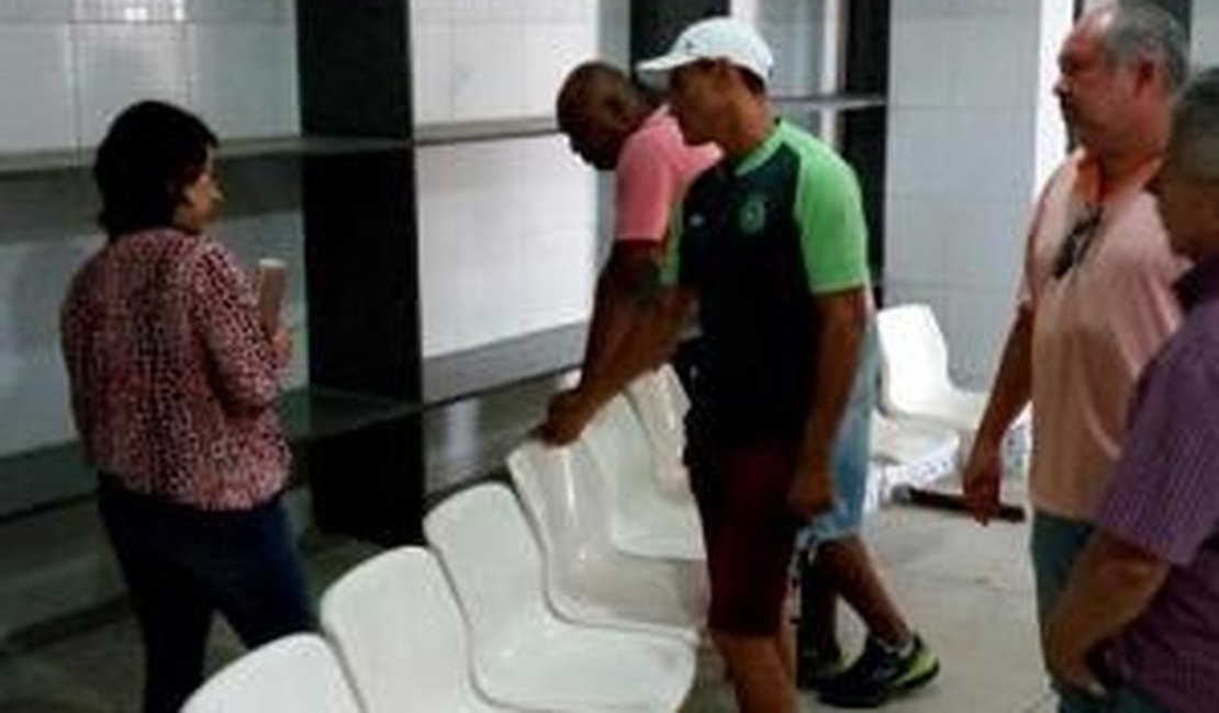 Direção do ASA faz análise de mudanças e pintura do Estádio Municipal