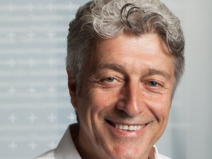 Caco Barcellos vem a Maceió receber Prêmio Alagoas de Direitos Humanos