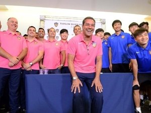 Luxemburgo é demitido na 2ª divisão da China, e mais brasileiros podem sair