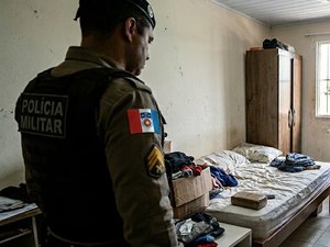 Adolescente é detido com 1kg de maconha escondida dentro do quarto em Arapiraca